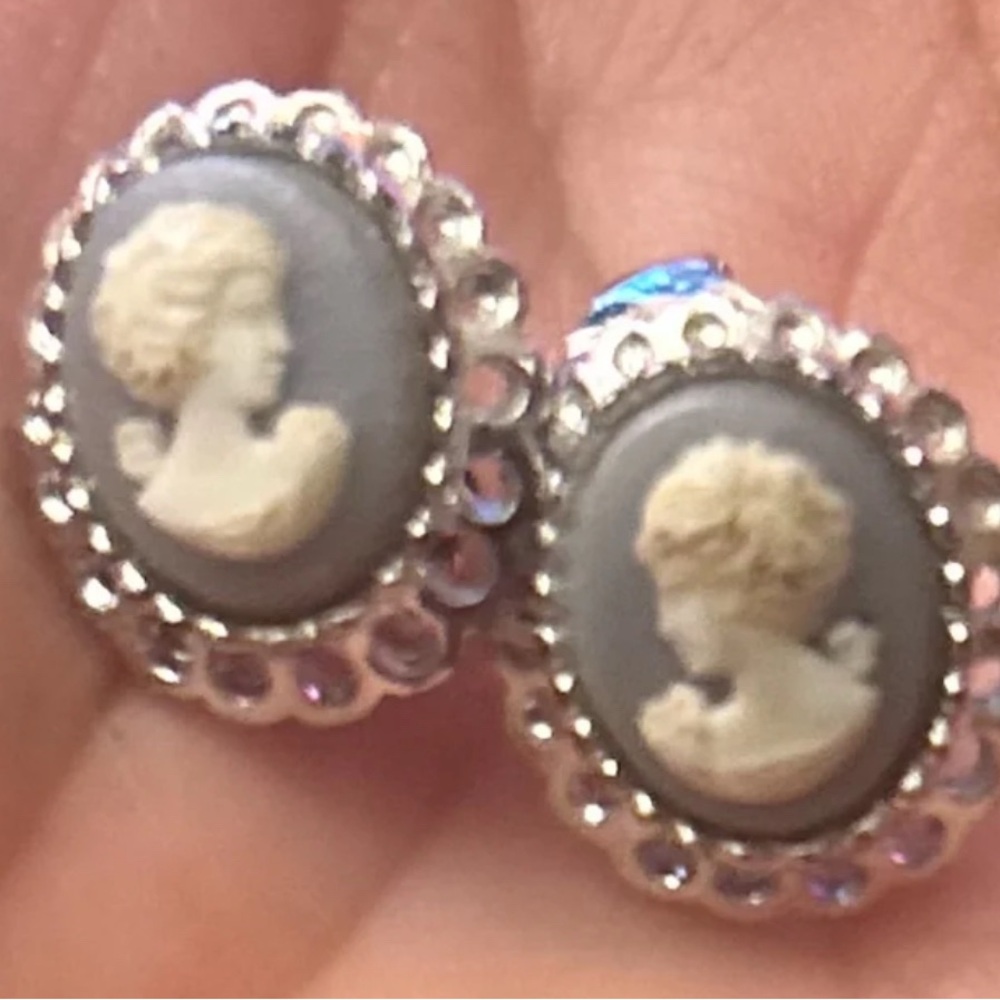 Vintage-Inspired Blue Cameo Clip Earrings